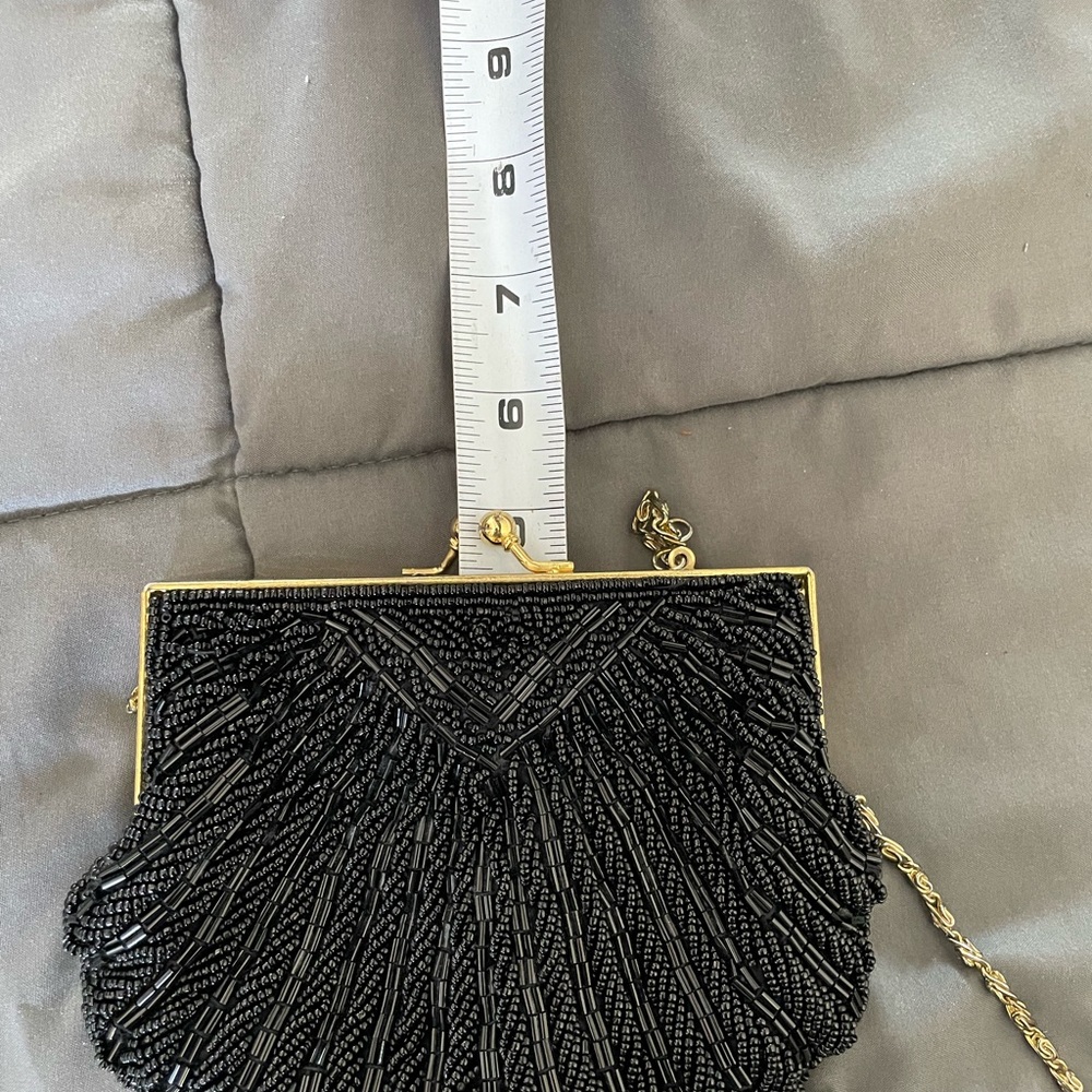 Vintage "La Regale" Black Beaded Scallop Evening Purse ~ Metal Chain Strap - Picture 7 of 9